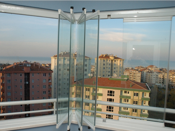 Cam Balkon